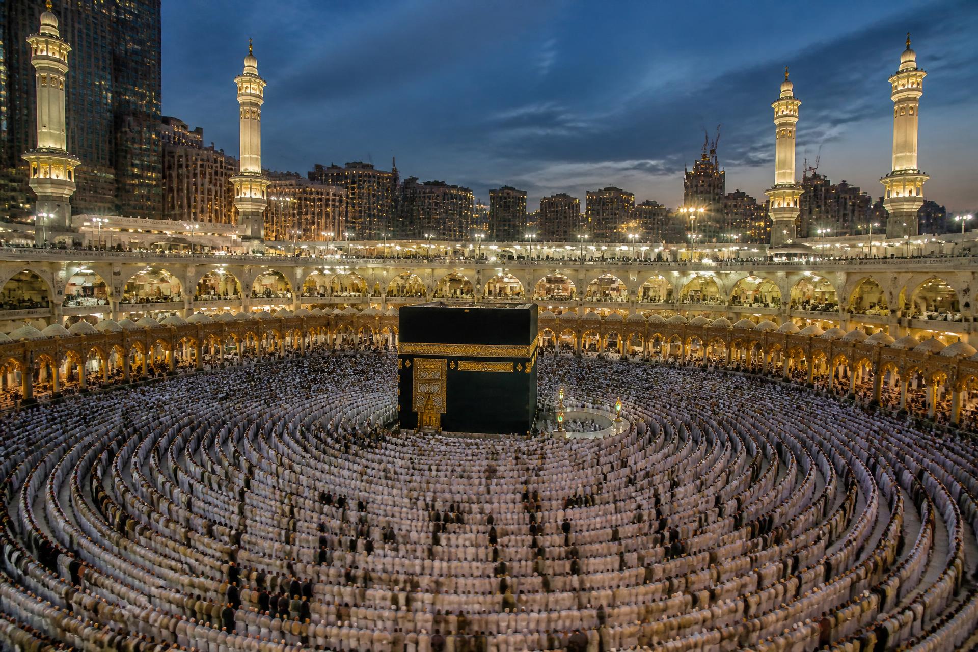 Pilgrims praying around the Kaaba in Masjid al-Haram, Makkah